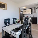Villa With Private Pool Terrace And Garden *