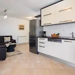 With Private Pool Terrace And Garden * Nerezisca